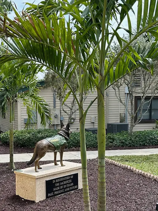 K9 Statue