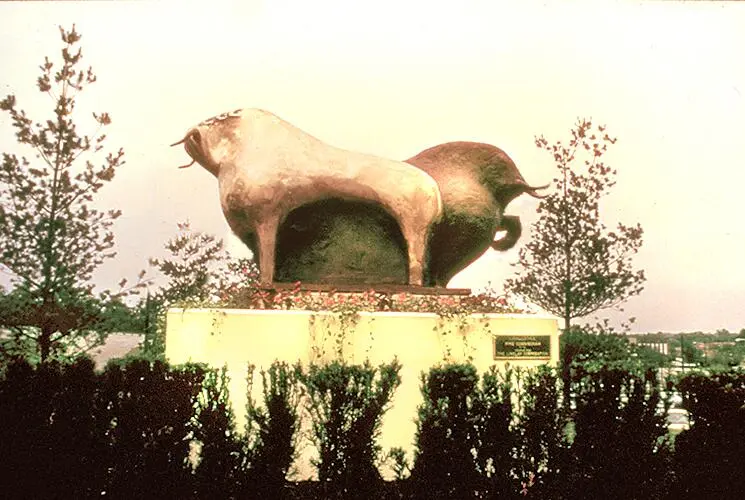 patina bronze contemporary art sculpture